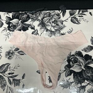 NWOT Aerie No Show Thong Panty SIZE L